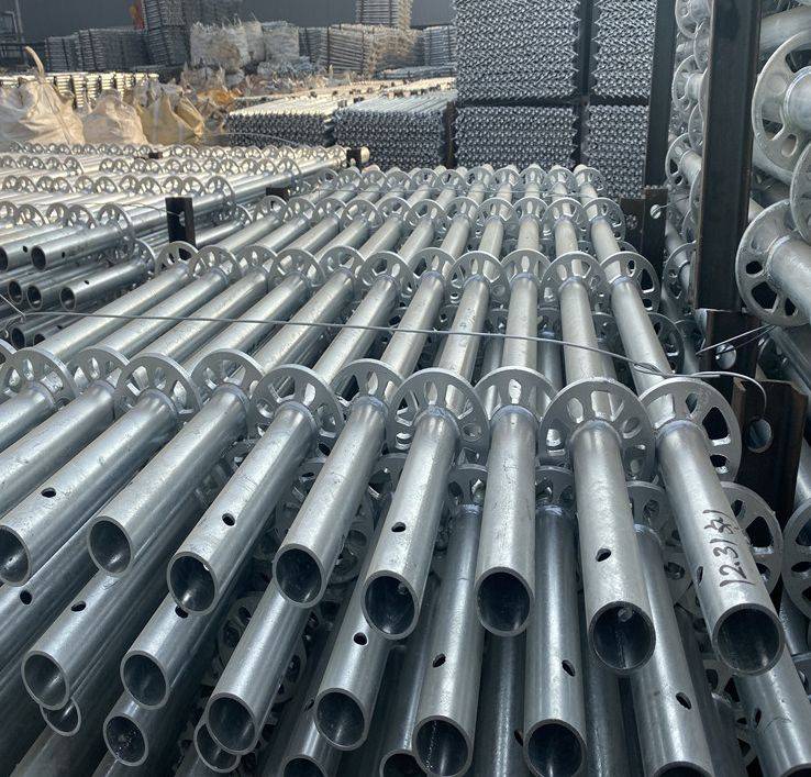 為什么盤扣腳手架比扣件式鋼管腳手架貴了2倍？ (圖1)